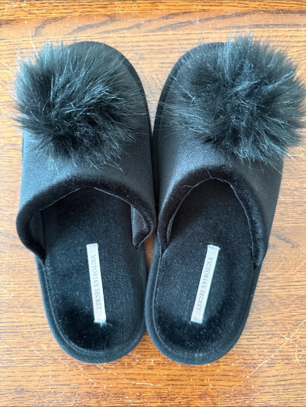 Victoria's Secret Black Faux-Fur Pom Pom Slip-On Slippers i’ve only worn 3Xs